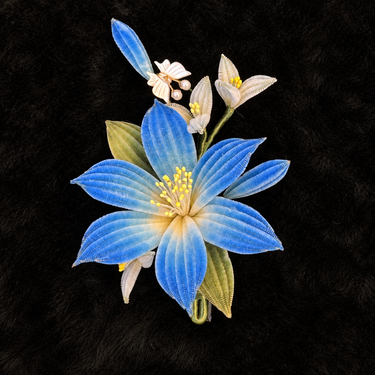 blossom-garden-collection-oriental-garden-yangzhou-ronghua-silk-flower-brooches-lily