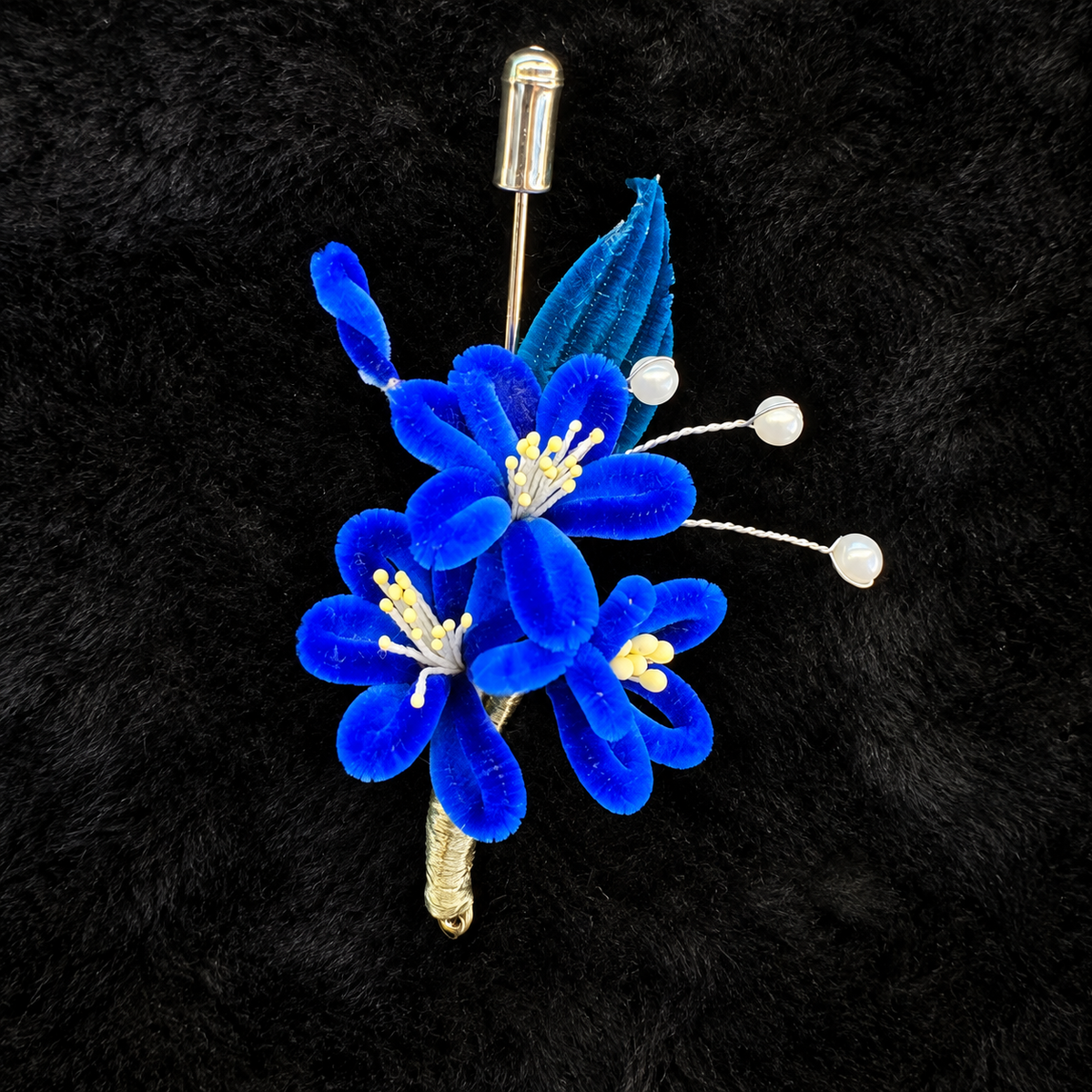 blossom-garden-collection-oriental-garden-yangzhou-ronghua-silk-flower-brooches-plum