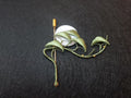 缠花胸针